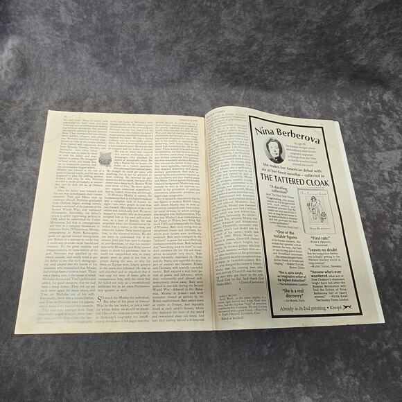 Vintage The New Yorker August 5th & November 4th 1991 Magazines - Picture 5 of 11